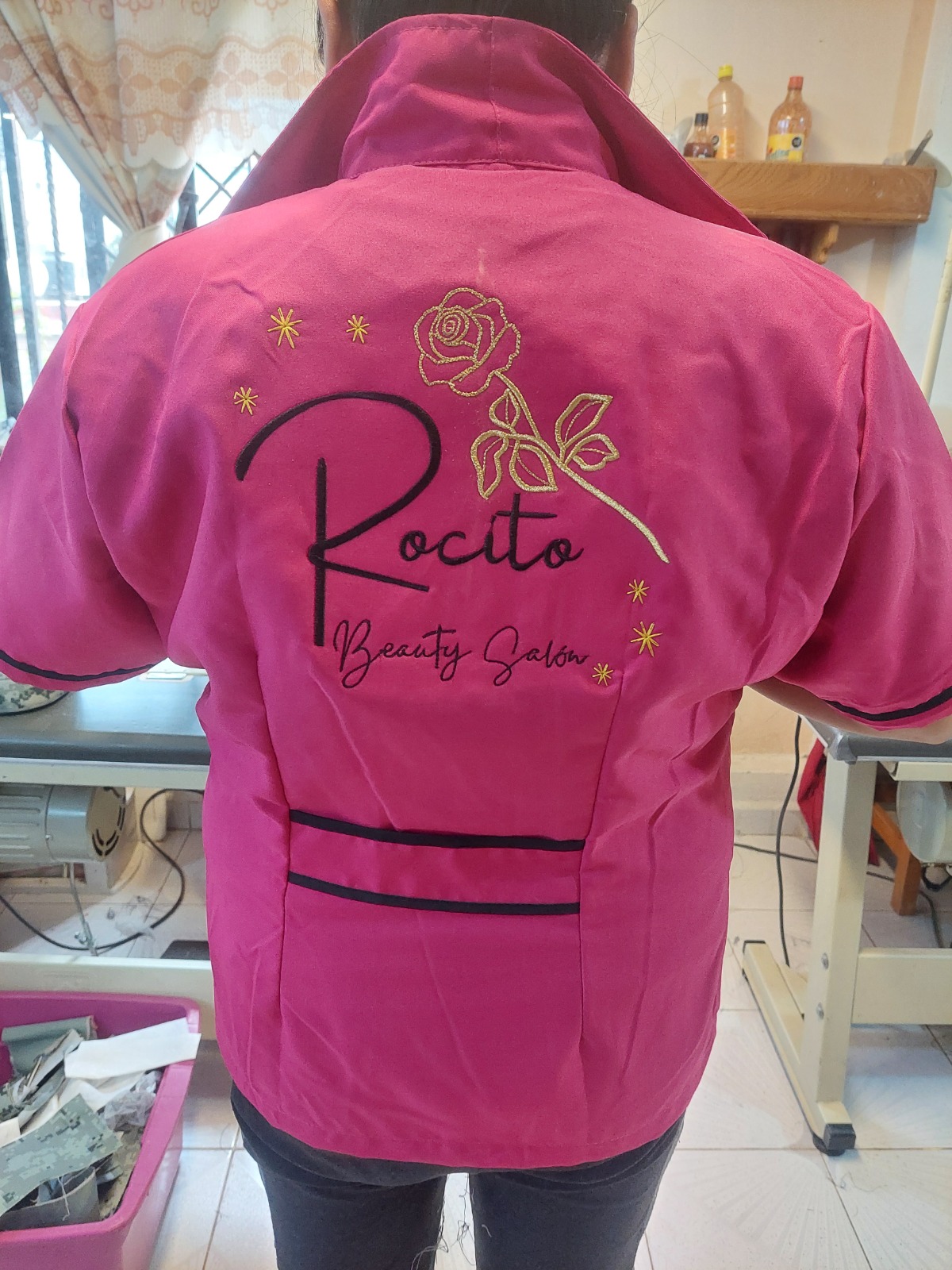 Bordado aplicado sobre ropa