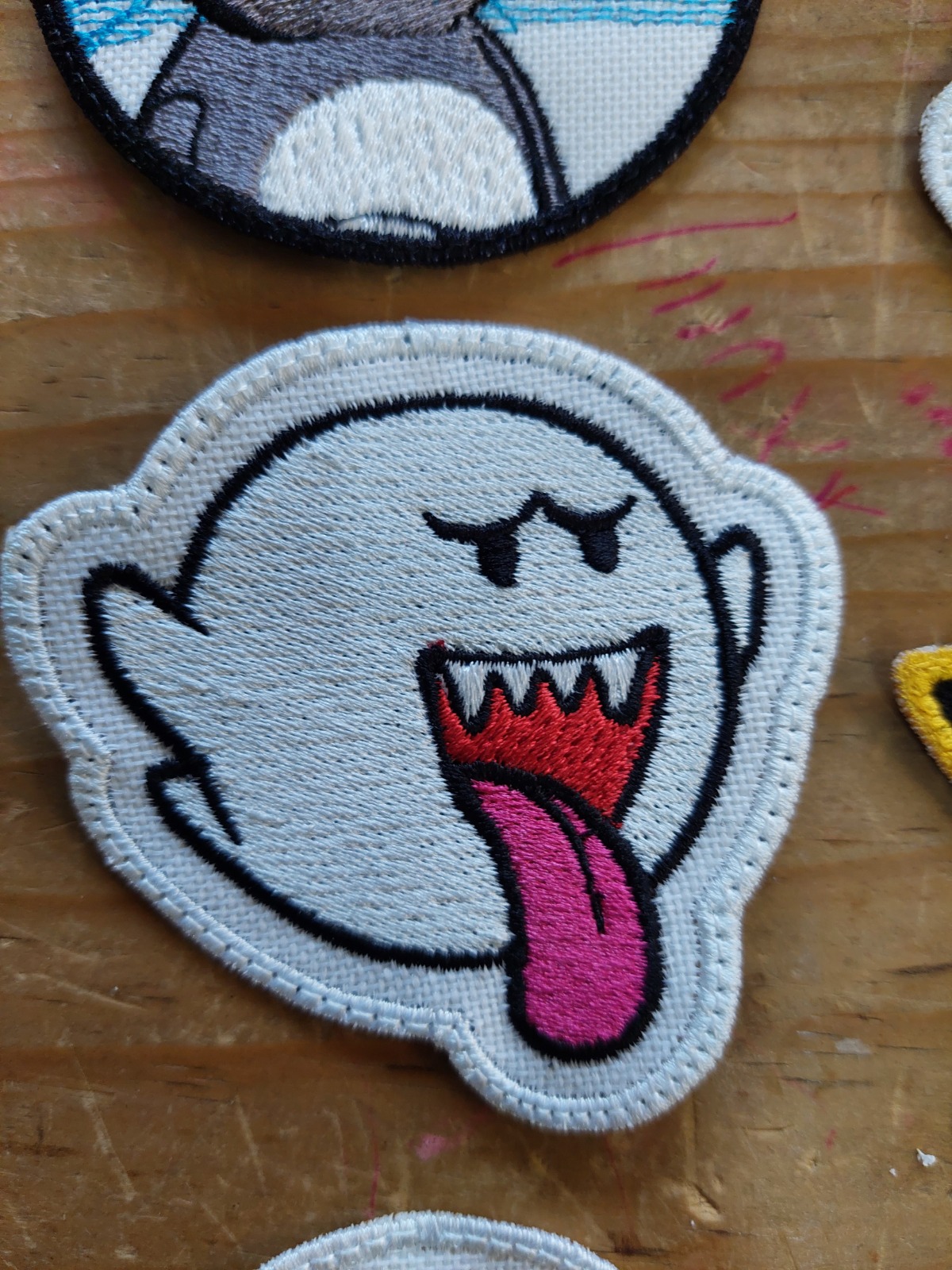 Parche bordado de fantasma