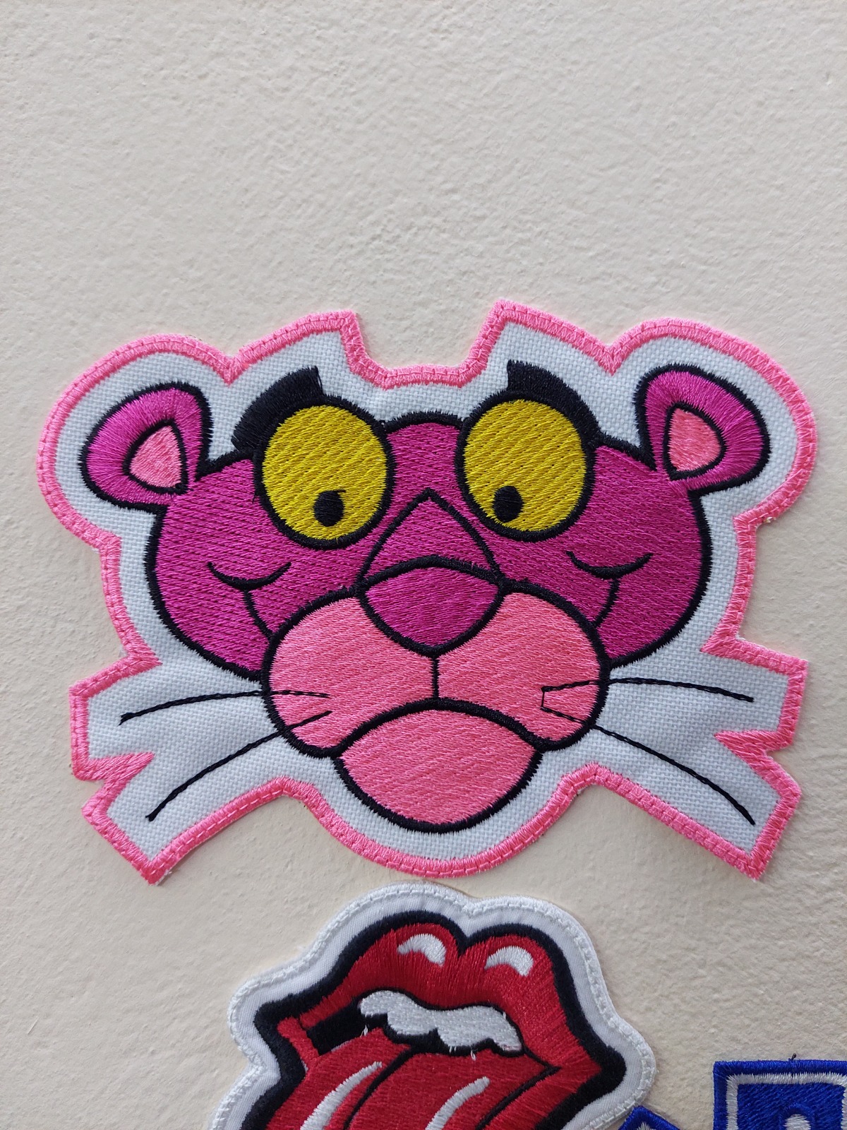 Parche bordado de Pantera Rosa